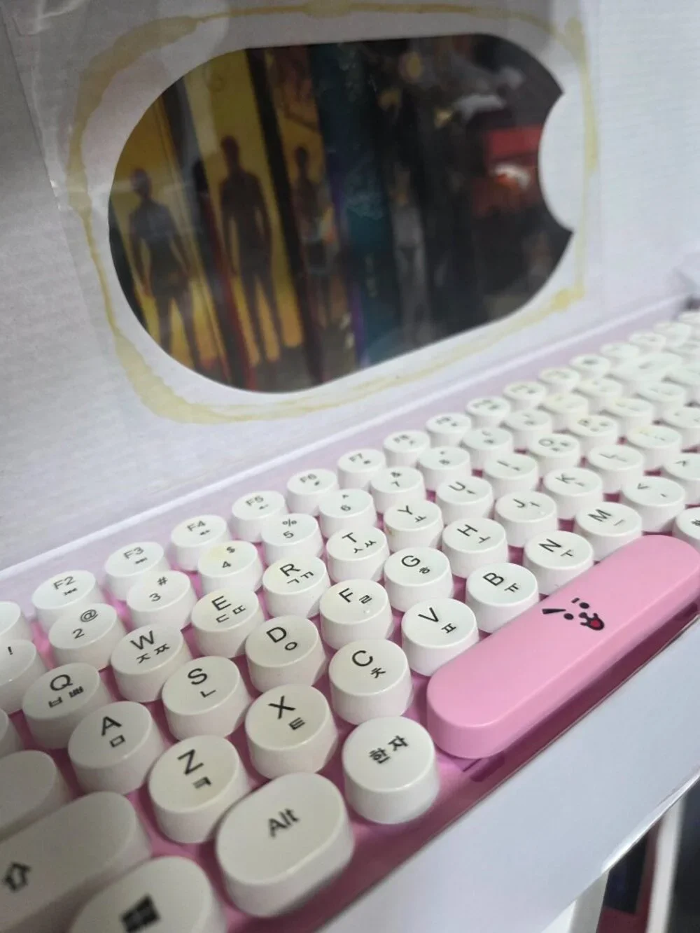 Official BT21 x Royche Wireless Retro Keyboard - Cooky (With Sealed ESC Keycap)